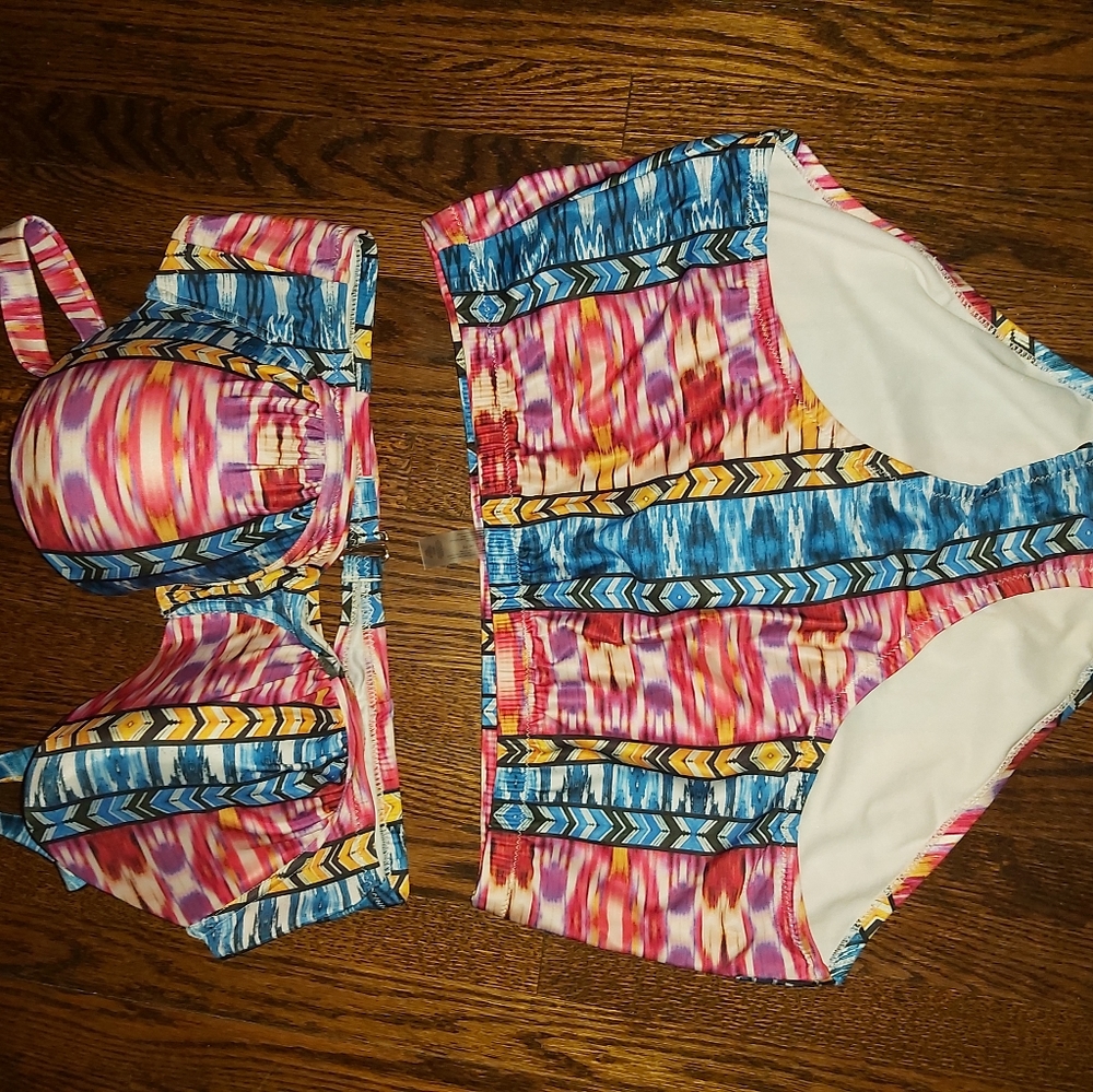 Swimsuit / Bathing suit